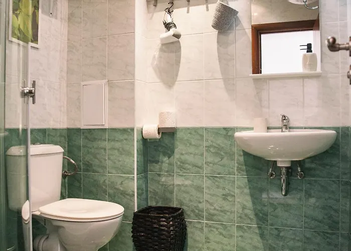 New White F Next To Forest The Gondola 公寓